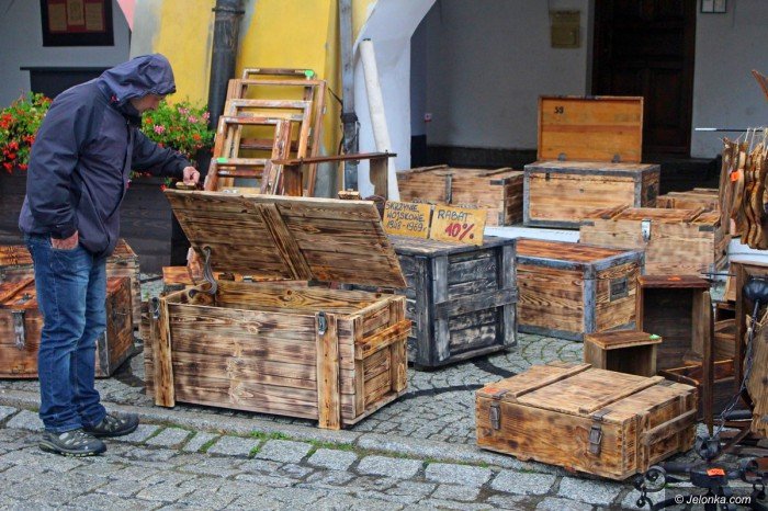 pogoda-nie-sprzyjaa-handlarzom-staroci-foto-71020