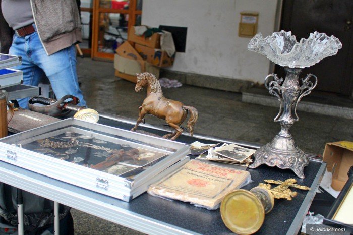 pogoda-nie-sprzyjaa-handlarzom-staroci-foto-71020