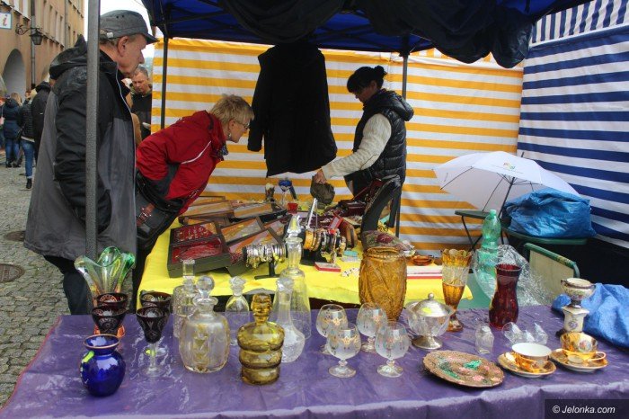 pogoda-nie-sprzyjaa-handlarzom-staroci-foto-71020