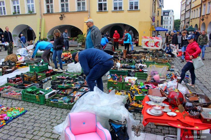 pogoda-nie-sprzyjaa-handlarzom-staroci-foto-71020