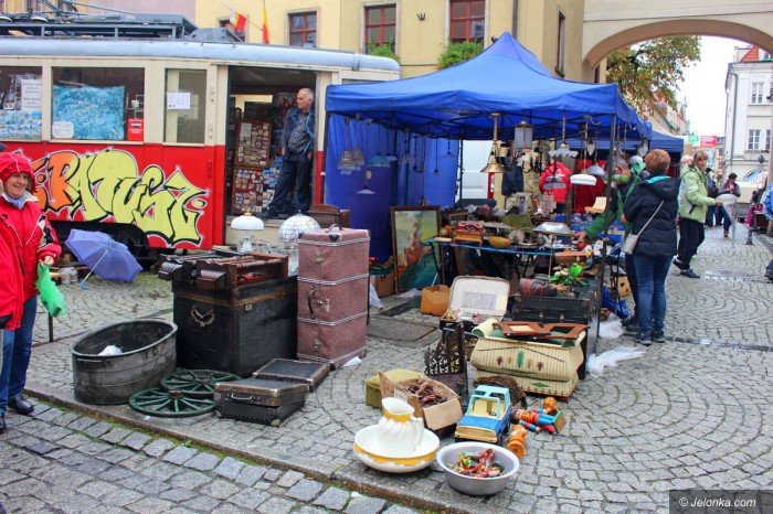 pogoda-nie-sprzyjaa-handlarzom-staroci-foto-71020