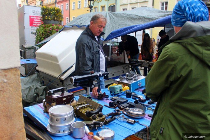 pogoda-nie-sprzyjaa-handlarzom-staroci-foto-71020