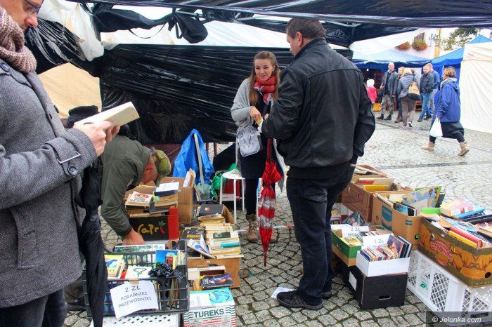 pogoda-nie-sprzyjaa-handlarzom-staroci-foto-71020