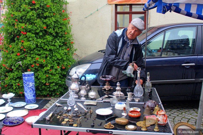 pogoda-nie-sprzyjaa-handlarzom-staroci-foto-71020