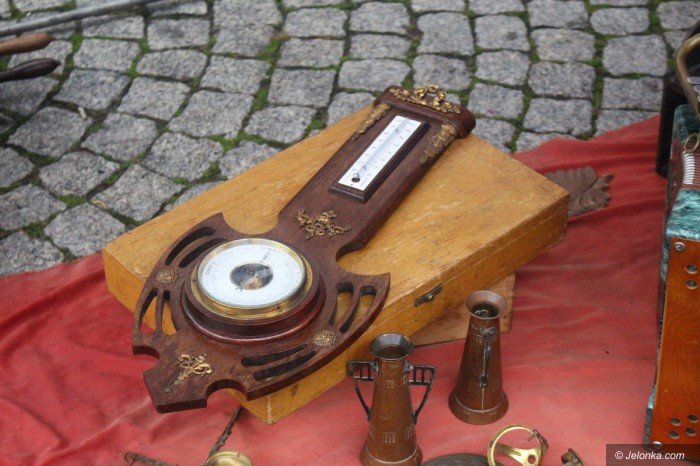 pogoda-nie-sprzyjaa-handlarzom-staroci-foto-71020