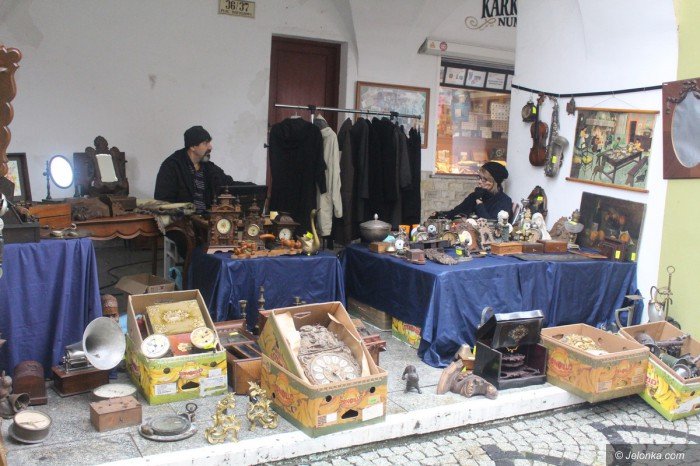 pogoda-nie-sprzyjaa-handlarzom-staroci-foto-71020
