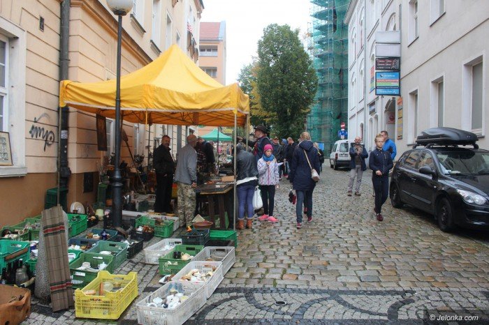 pogoda-nie-sprzyjaa-handlarzom-staroci-foto-71020