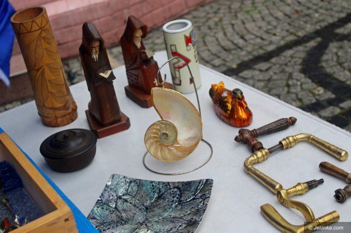 pogoda-nie-sprzyjaa-handlarzom-staroci-foto-71020