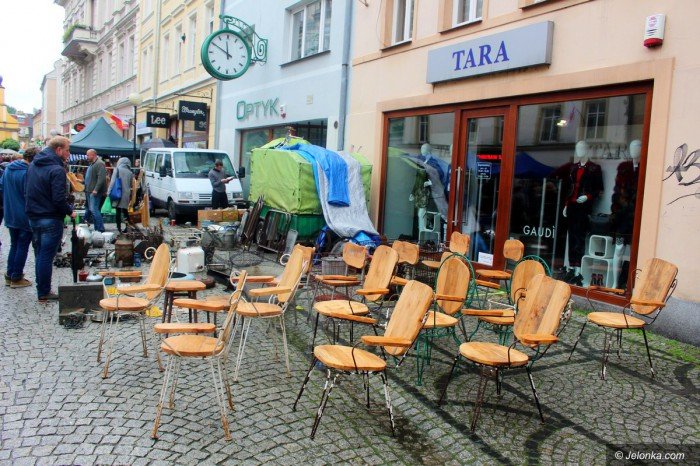pogoda-nie-sprzyjaa-handlarzom-staroci-foto-71020