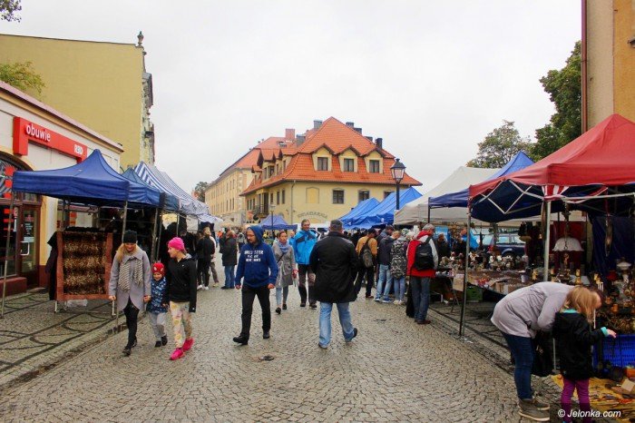 pogoda-nie-sprzyjaa-handlarzom-staroci-foto-71020