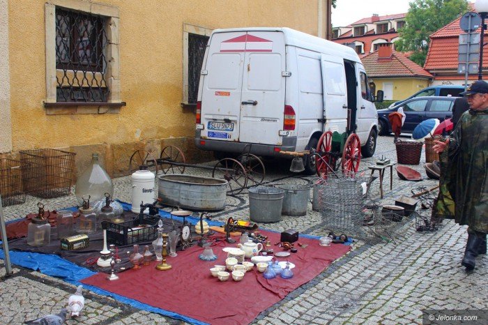 pogoda-nie-sprzyjaa-handlarzom-staroci-foto-71020