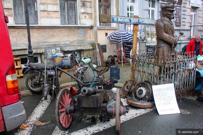 pogoda-nie-sprzyjaa-handlarzom-staroci-foto-71020