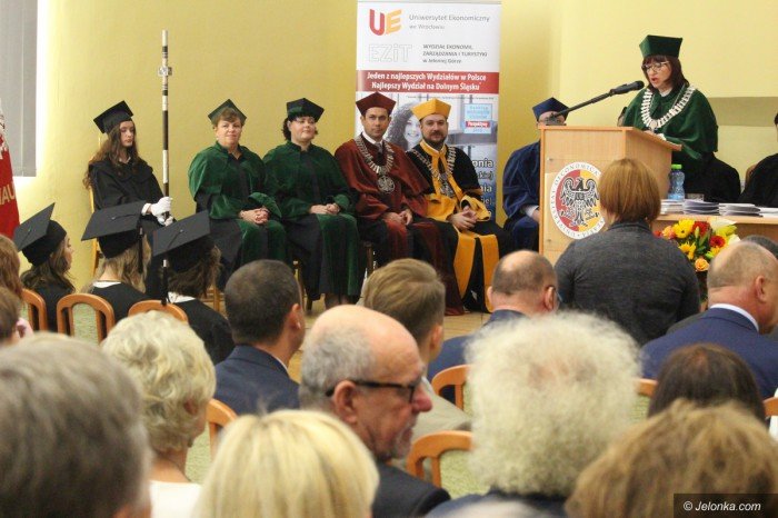 uniwersytet-ekonomiczny-rozpocza-rok-akademicki-foto-71108