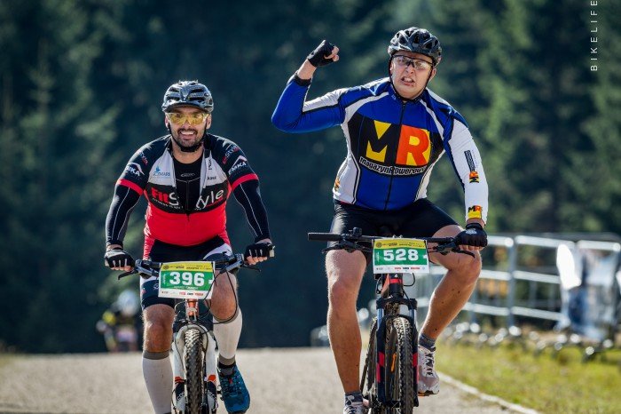 prawie-tysiac-piastow-na-rowerach-foto-71144
