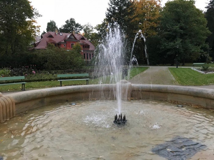magiczny-spacer-w-deszczu-po-cieplickich-parkach-foto-71176