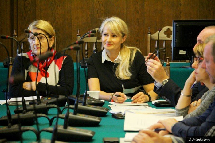 urzad-milczy-wiec-komisja-wziea-sprawy-w-swoje-rece-foto-71177