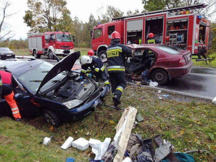 zderzenie-dwoch-aut-droga-zablokowana-foto-71252