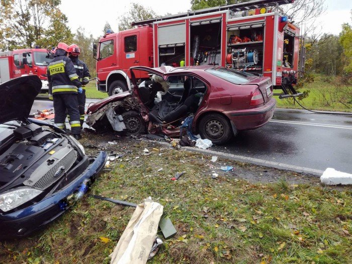 zderzenie-dwoch-aut-droga-zablokowana-foto-71252