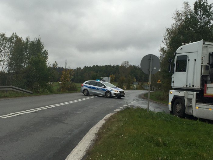 zderzenie-dwoch-aut-droga-zablokowana-foto-71252