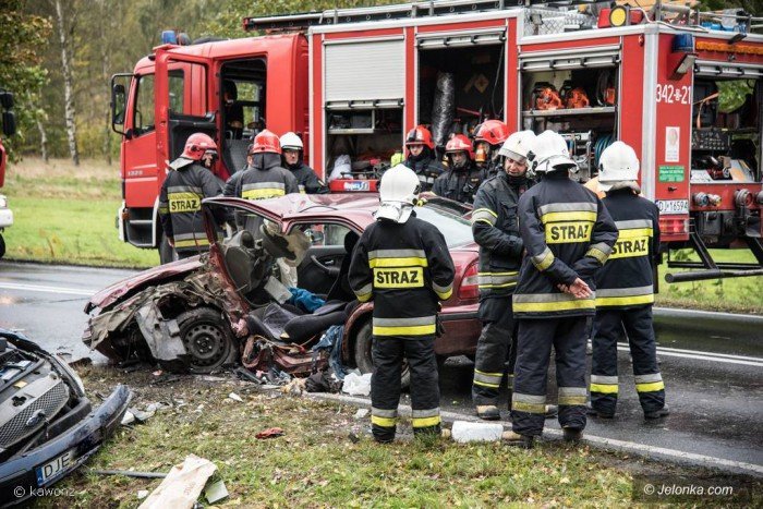 zderzenie-dwoch-aut-droga-zablokowana-foto-71252