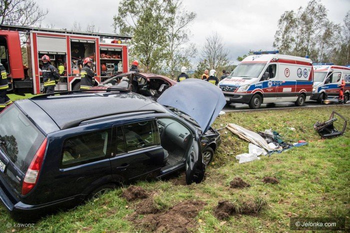 zderzenie-dwoch-aut-droga-zablokowana-foto-71252