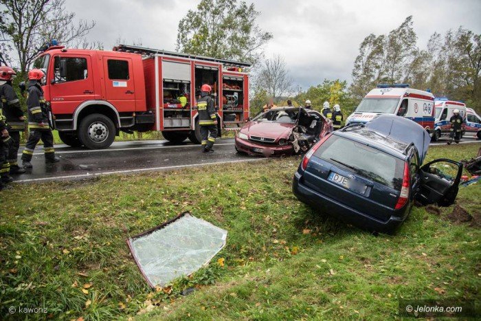 zderzenie-dwoch-aut-droga-zablokowana-foto-71252