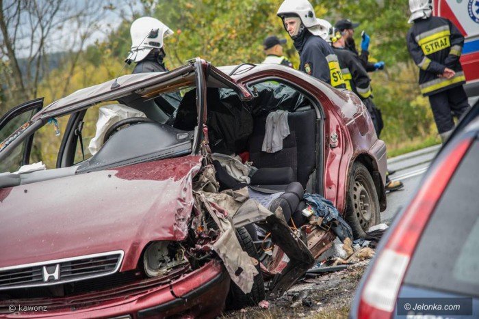 zderzenie-dwoch-aut-droga-zablokowana-foto-71252