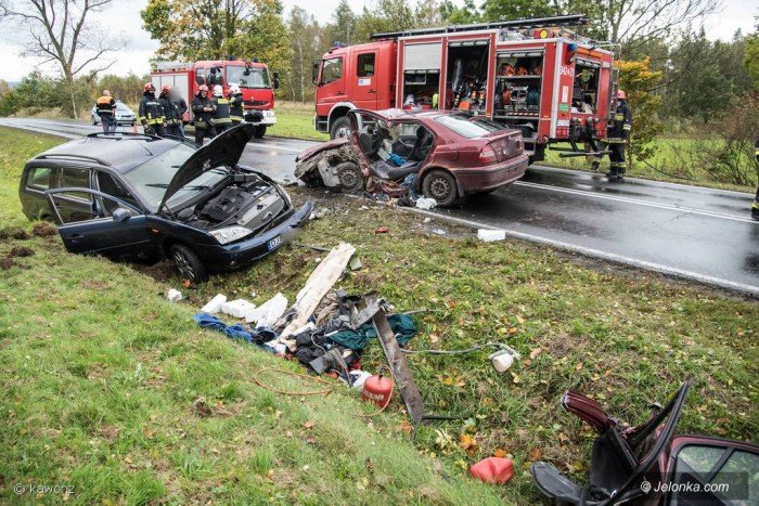 zderzenie-dwoch-aut-droga-zablokowana-foto-71252