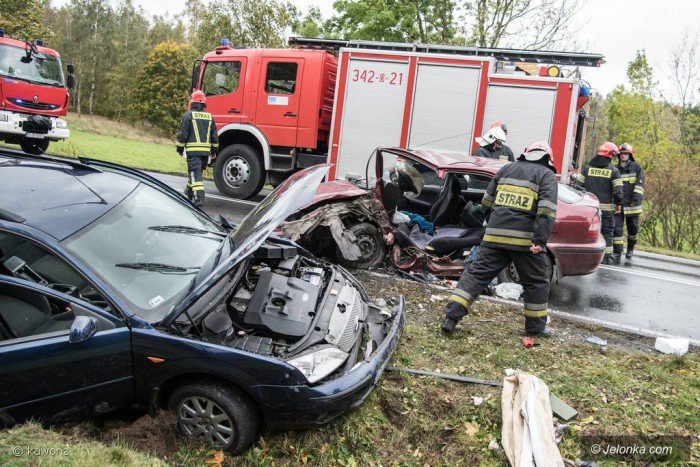 zderzenie-dwoch-aut-droga-zablokowana-foto-71252