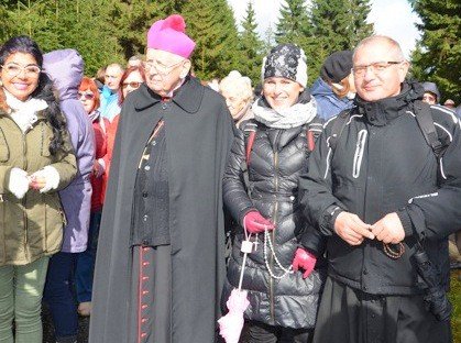 parafianie-z-jezowa-sudeckiego-w-rozancu-do-granic-foto-71279