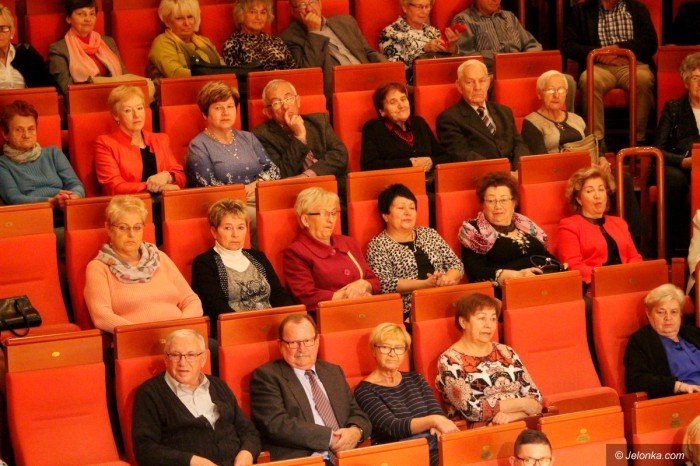 uroczysta-akademia-z-okazji-dnia-seniora-foto-71280