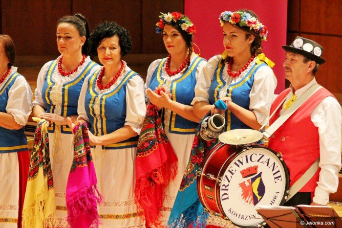 uroczysta-akademia-z-okazji-dnia-seniora-foto-71280
