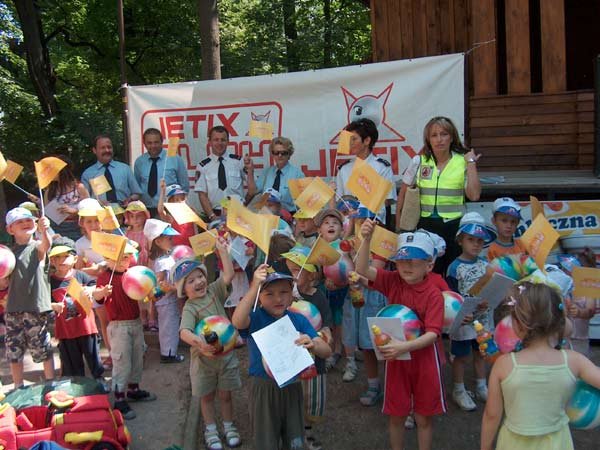 bezpieczne-wakacje-ze-straza-miejska-2005-relacja-7133