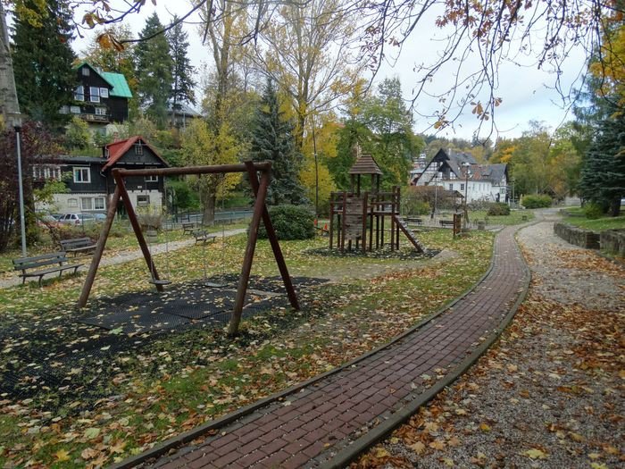 strazacy-urzadza-skwer-w-centrum-szklarskiej-poreby-foto-71383