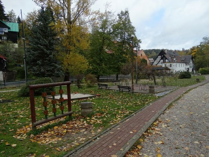 strazacy-urzadza-skwer-w-centrum-szklarskiej-poreby-foto-71383