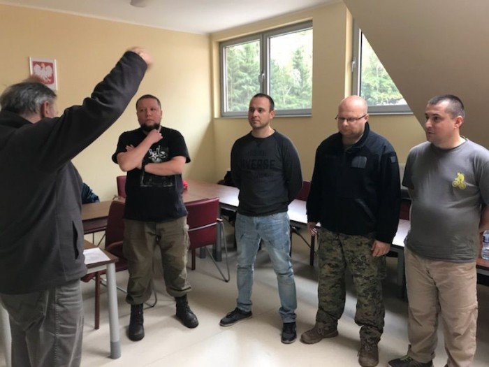 kolejni-jeleniogorscy-policjanci-ratownikami-foto-71396