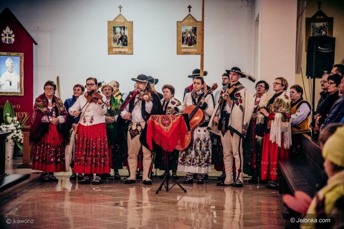 procesja-fatimska-przesza-ulicami-cieplic-foto-71408