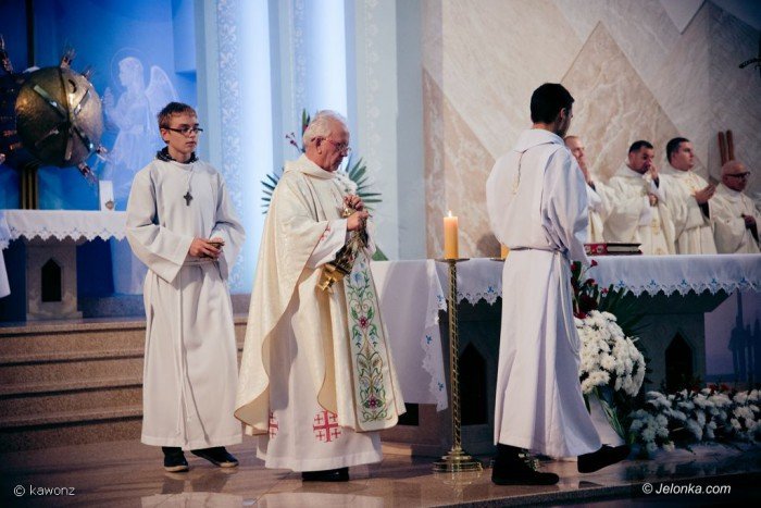 procesja-fatimska-przesza-ulicami-cieplic-foto-71408