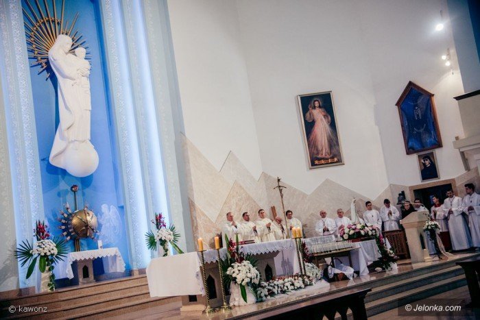 procesja-fatimska-przesza-ulicami-cieplic-foto-71408