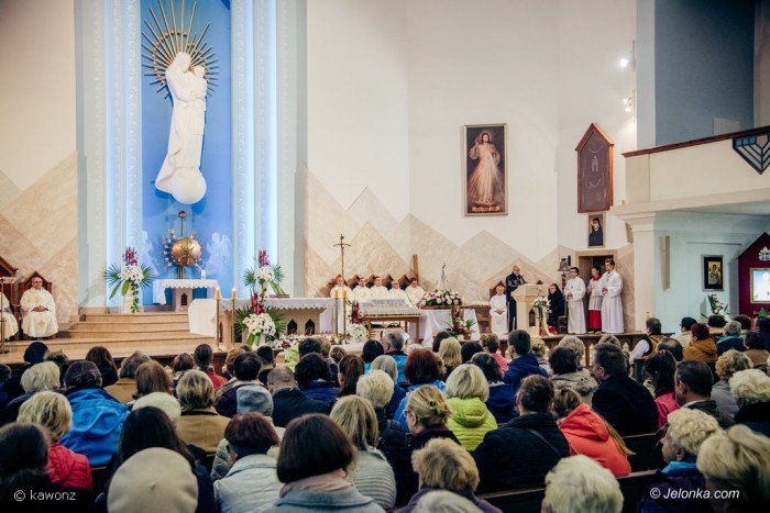 procesja-fatimska-przesza-ulicami-cieplic-foto-71408