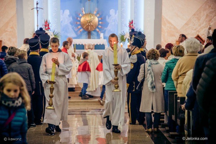 procesja-fatimska-przesza-ulicami-cieplic-foto-71408