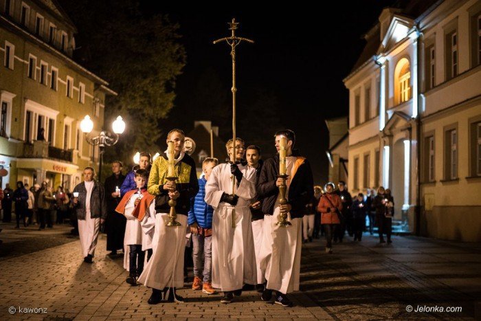 procesja-fatimska-przesza-ulicami-cieplic-foto-71408