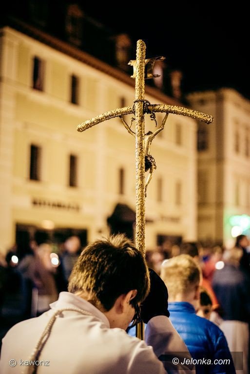 procesja-fatimska-przesza-ulicami-cieplic-foto-71408