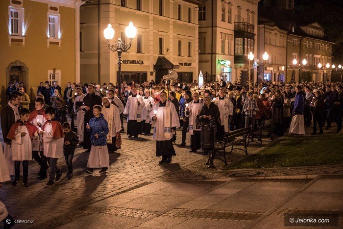 procesja-fatimska-przesza-ulicami-cieplic-foto-71408