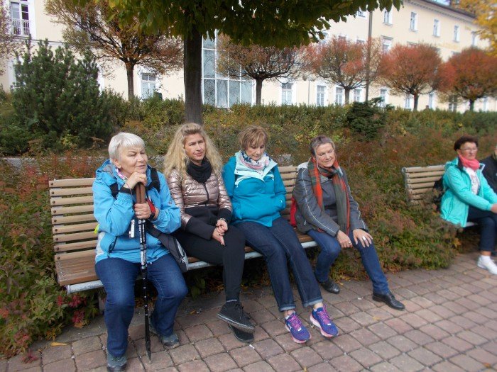 jesienny-spacer-w-koronach-drzew-foto-71487