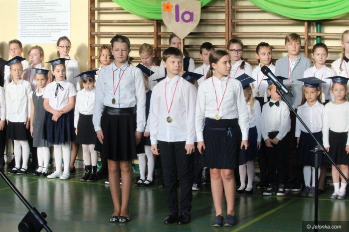 pierwszaki-z-dwojki-po-pasowaniu-foto-71538
