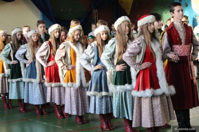 pierwszaki-z-dwojki-po-pasowaniu-foto-71538
