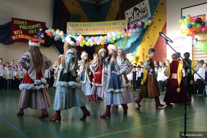 pierwszaki-z-dwojki-po-pasowaniu-foto-71538