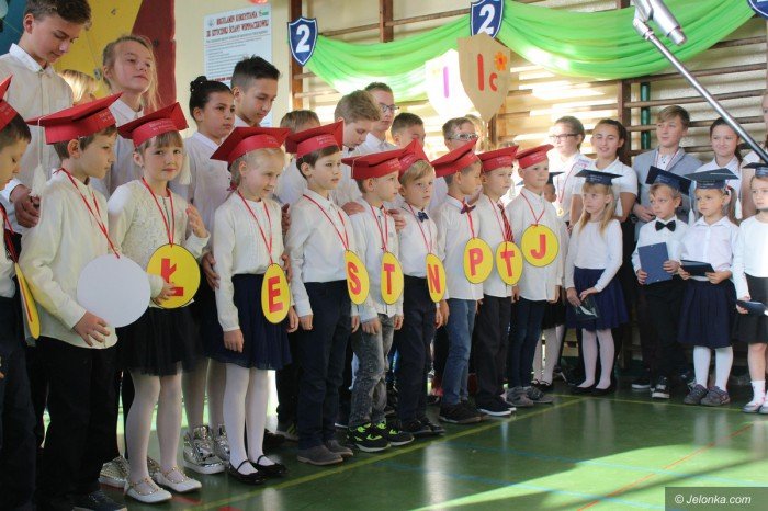 pierwszaki-z-dwojki-po-pasowaniu-foto-71538