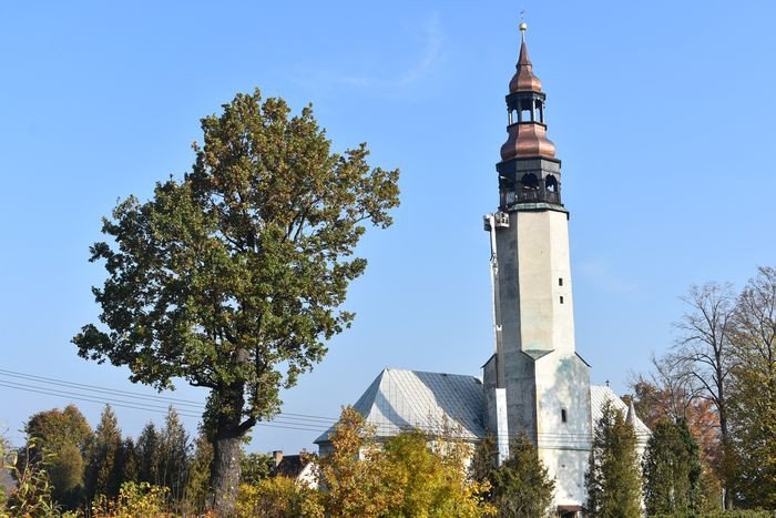 wieza-koscioa-w-starej-kamienicy-uratowana-foto-71545